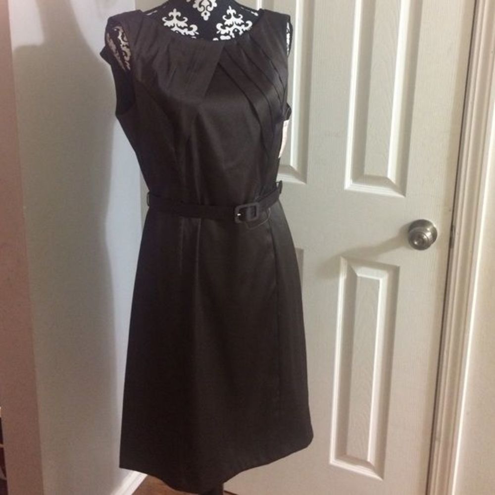 Elegant Black Sleeveless Dress